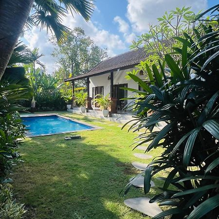 Wiryaroja Guest House 坎古 外观 照片