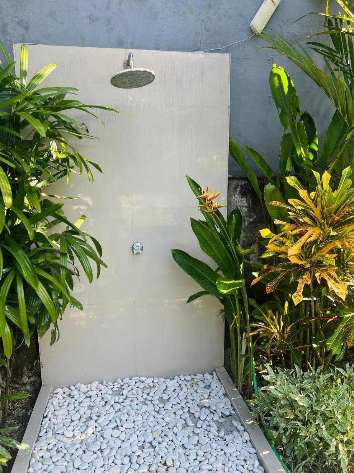 Wiryaroja Guest House 坎古 外观 照片