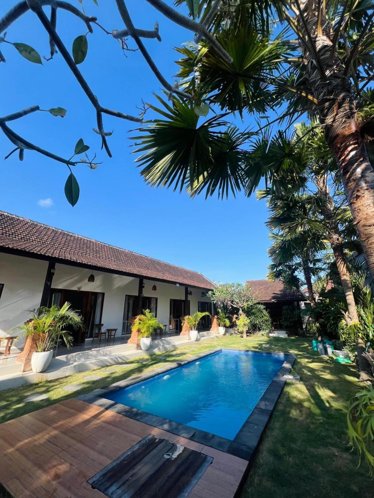 Wiryaroja Guest House 坎古 外观 照片